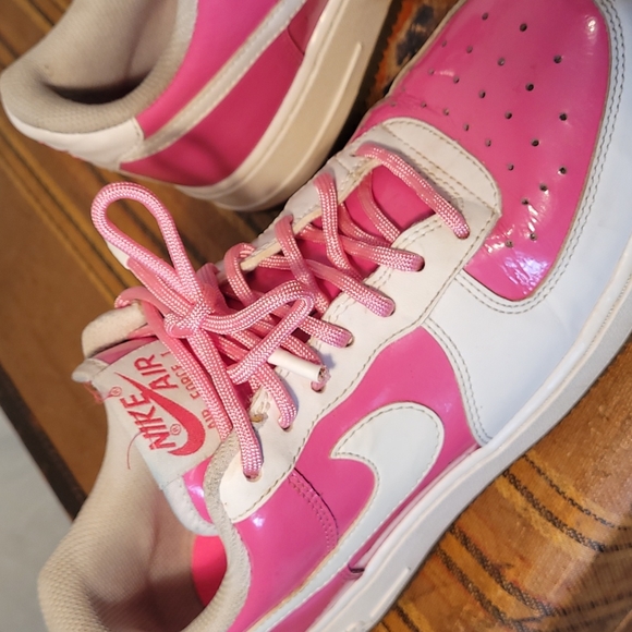 Nike 334212-611 Air Force 1 Pink Valentines Athletic Shoes - Picture 12 of 13